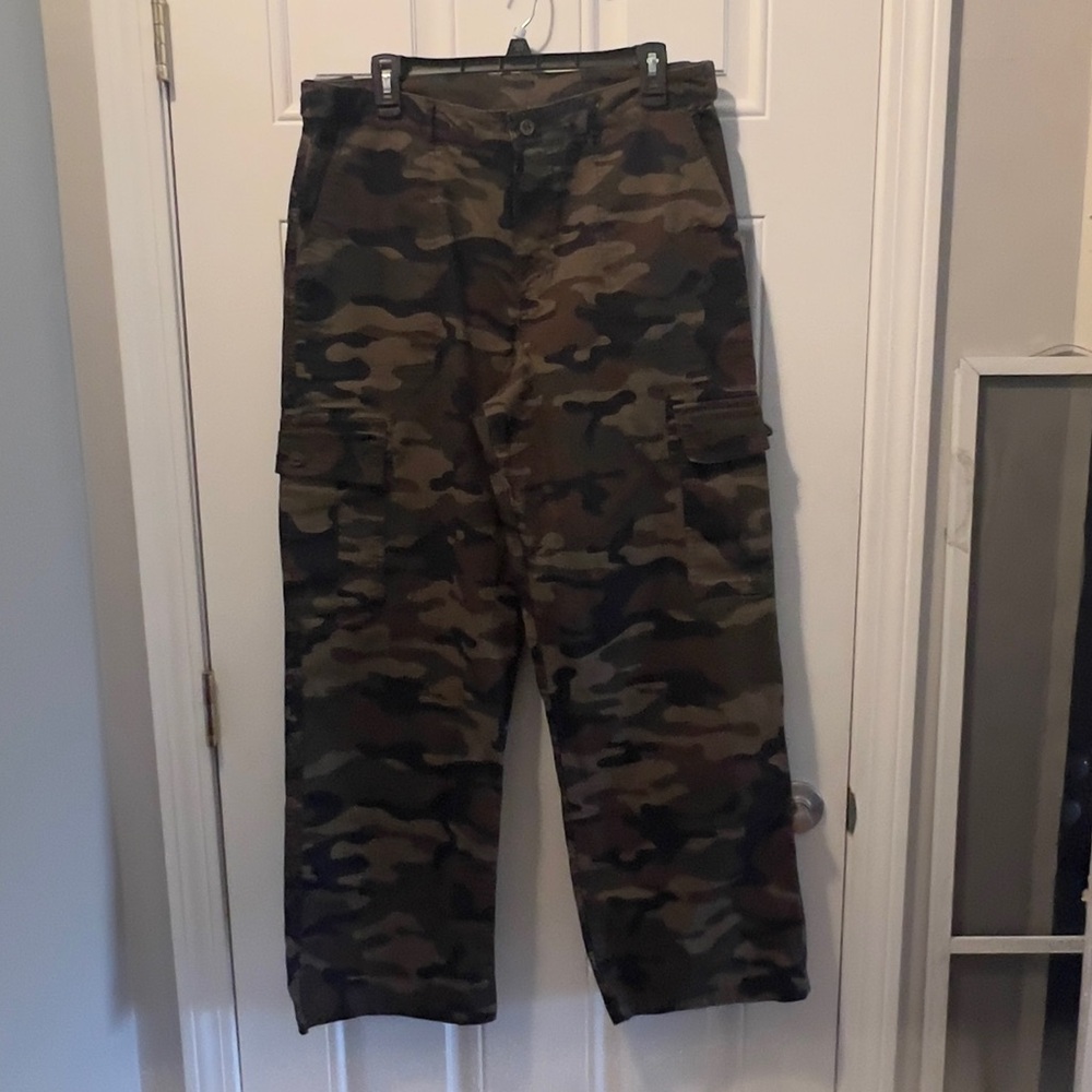 New camo cargo pants size XL adj waist measurements last pictures. $12.00 - Picture 2 of 7